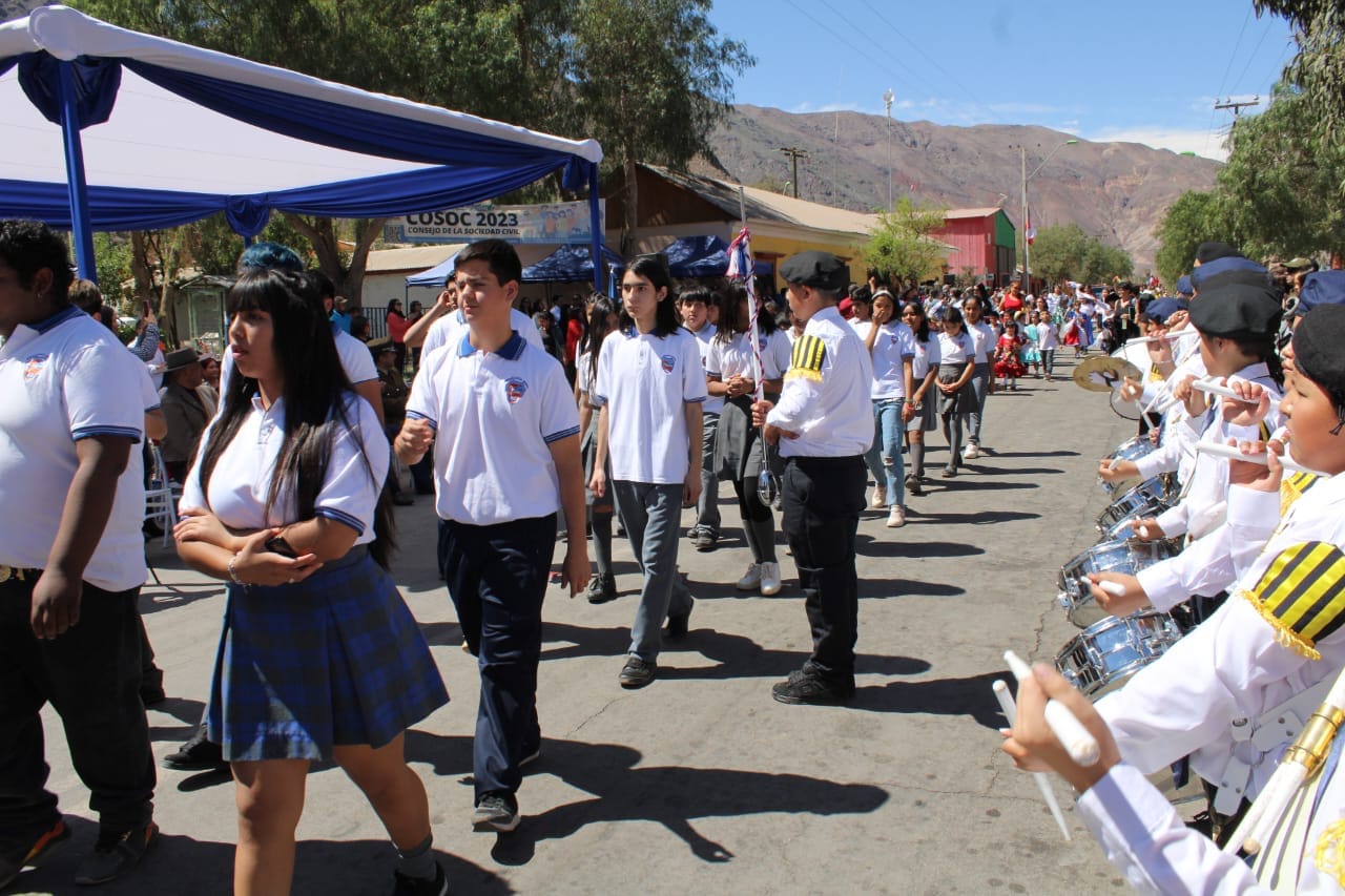 Tierra Amarilla Inicia Celebraciones De Fiestas Patrias Con Desfile En